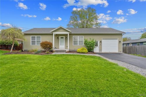 204 Baker Blvd, Syracuse, NY, 13209-1904 | Card Image