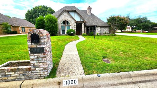 3000 Broken Bow St, Denton, TX, 76209-6232 | Card Image