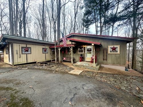 605 Holiday Haven Dr, Smithville, TN, 37166-3703 | Card Image