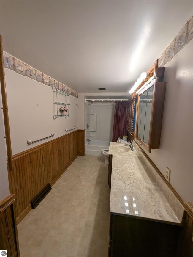 122 N Huron Rd, House other with 3 bedrooms, 2 bathrooms and null parking in Au Gres MI | Image 36