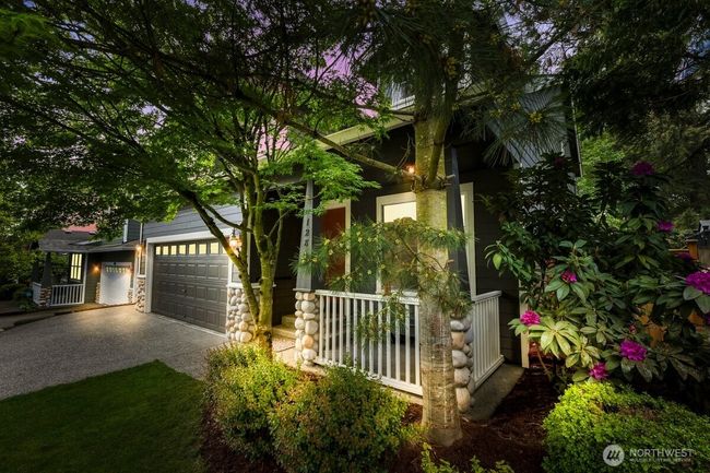Twighlight at the front fdoor | Image 31