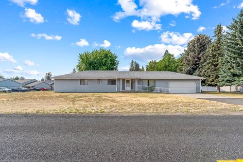 1026 E Barker St, Medical Lake, WA, 99022-9216 | Card Image