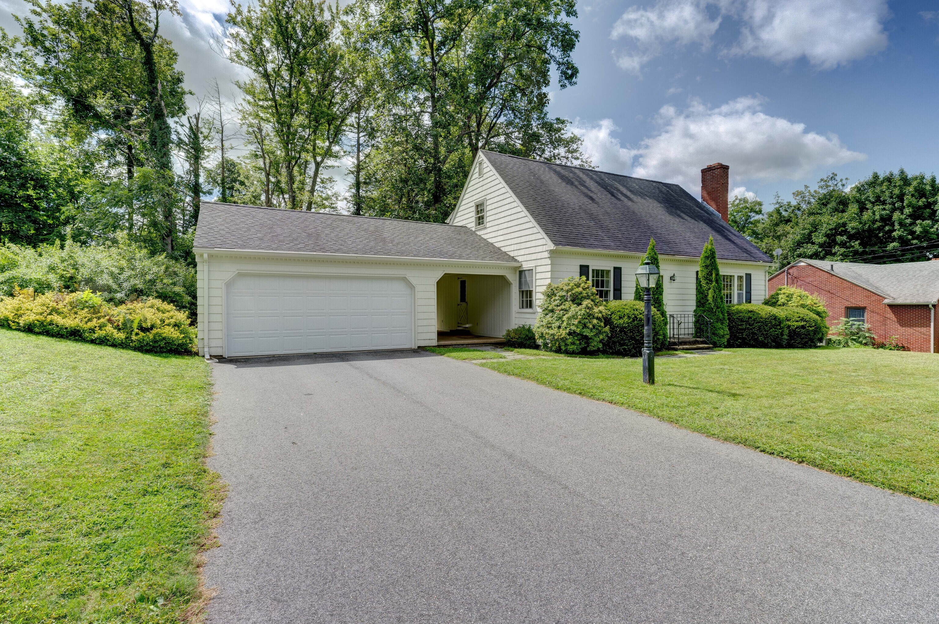 Lexington Ave, Torrington, CT 06790