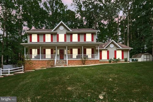 8012 Pembroke Cir, SPOTSYLVANIA, VA, 22551-2561 | Card Image