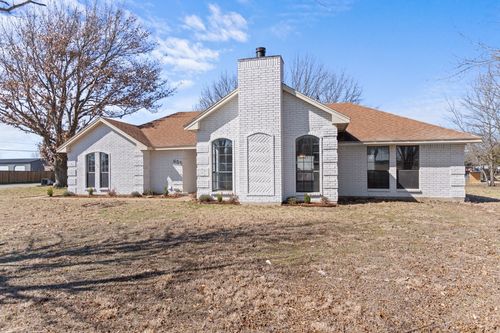 655 E Reindeer Rd, Lancaster, TX, 75146-6100 | Card Image