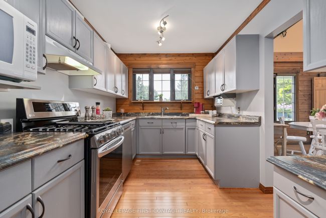 24 Valleyview Dr, House other with 3 bedrooms, 2 bathrooms and 6 parking in Oro Medonte ON | Image 10