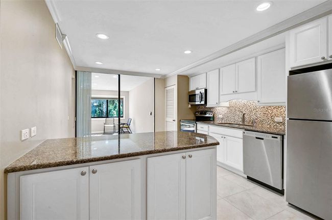 304 Pine Run Dr, Condo with 2 bedrooms, 2 bathrooms and null parking in OSPREY FL | Image 5