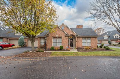 401 Appleridge Ct, Condo with 3 bedrooms, 2 bathrooms and 2 parking in Adams Twp PA | Image 3