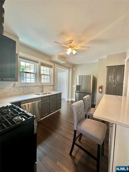 106 Clarendon Pl, Hackensack, NJ, 07601-3627 | Card Image