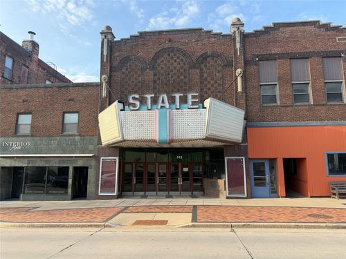 316 Eau Claire St, Eau Claire, WI, 54701-3645 | Card Image