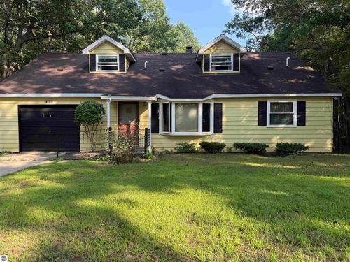 11189 Alpine Dr, Lake, MI, 48632-9747 | Card Image