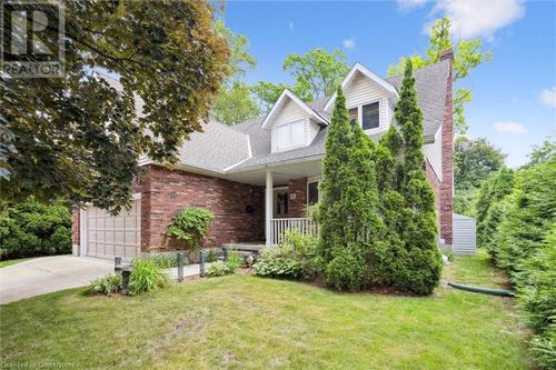 45 Applewood Cres, Cambridge, ON, N1S4K1 | Card Image