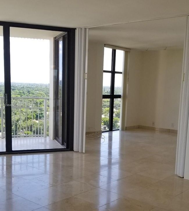 APT-1710 - 2000 Towerside Ter, Condo with 2 bedrooms, 2 bathrooms and null parking in Miami FL | Image 7