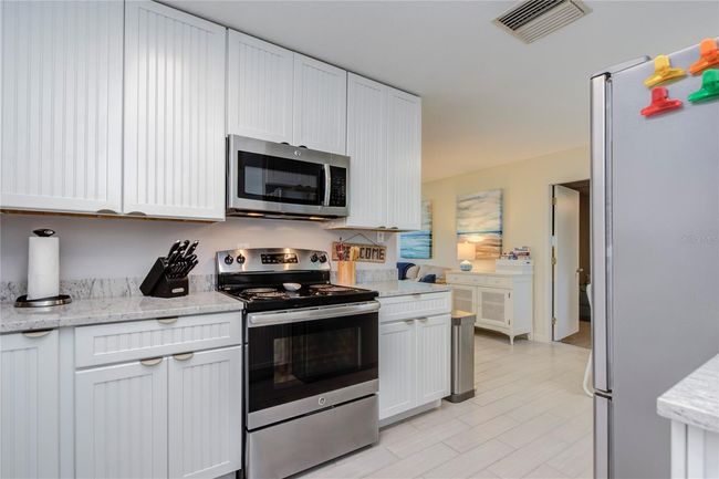 3200 W De Bazan Ave, House other with 3 bedrooms, 2 bathrooms and null parking in ST PETE BEACH FL | Image 10