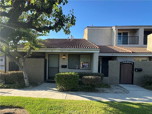 6 Lincoln Ct, Buena Park, CA, 90620-4607 | Card Image