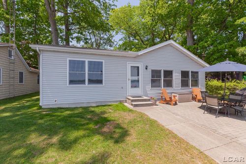 8400 Horton Beach Rd, Manitou Beach, MI, 49253-9048 | Card Image