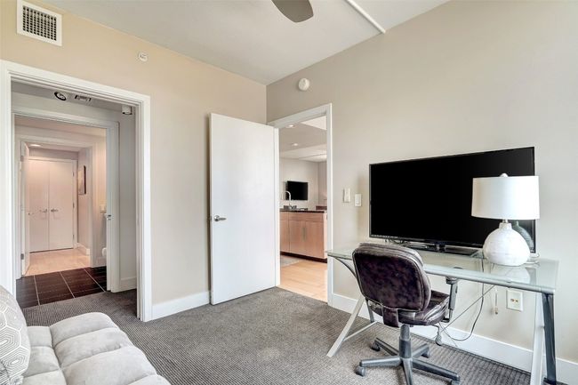 APT-1301 - 300 Bowie St, Condo with 2 bedrooms, 2 bathrooms and 2 parking in Austin TX | Image 31