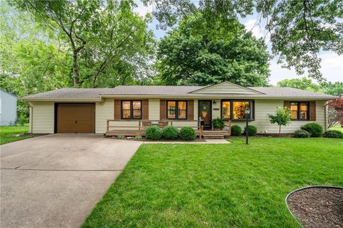 8039 Kessler St, Overland Park, KS, 66204-3362 | Card Image