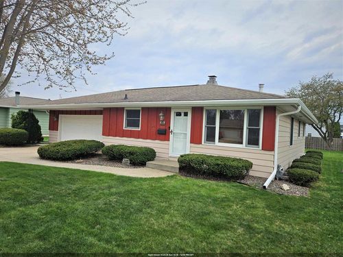 2005 Oak Street, OSHKOSH, WI, 54901 | Card Image
