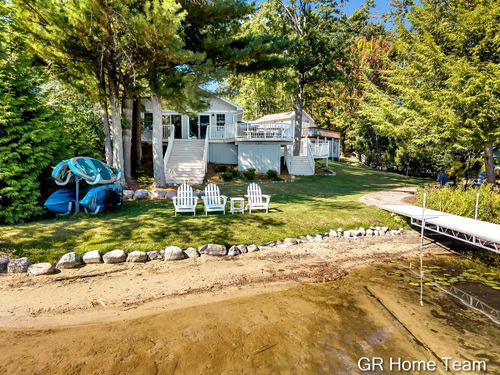 9444 W School Section Lake Dr, Mecosta, MI, 49332-9585 | Card Image