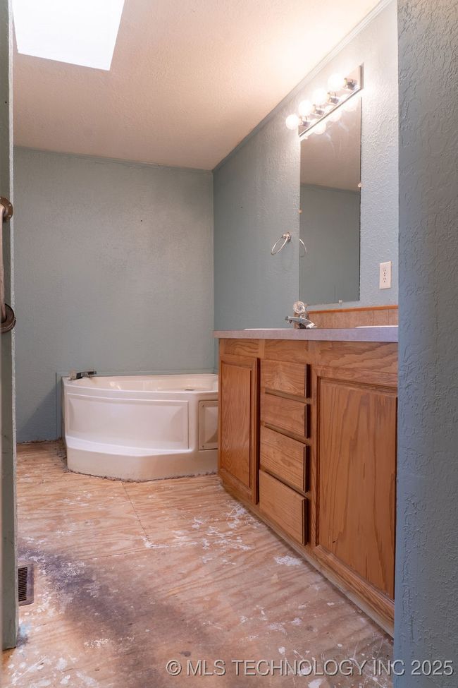 1575 Maple St, House other with 3 bedrooms, 2 bathrooms and null parking in Grant OK | Image 21