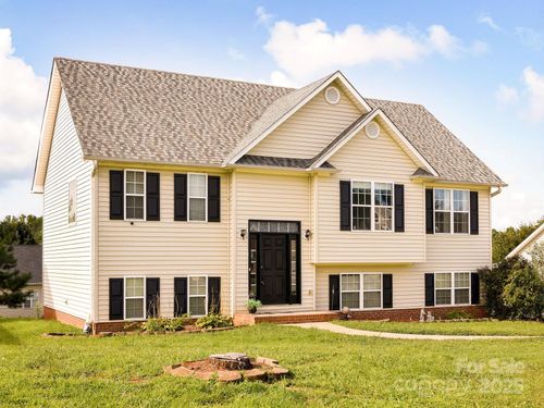 135 Winding Creek Rd, Mocksville, NC, 27028-2666 | Card Image