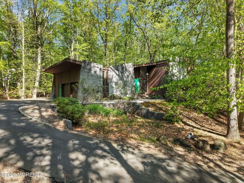 4 Glenwood Rd, Colts Neck, NJ, 07722-1014 | Card Image