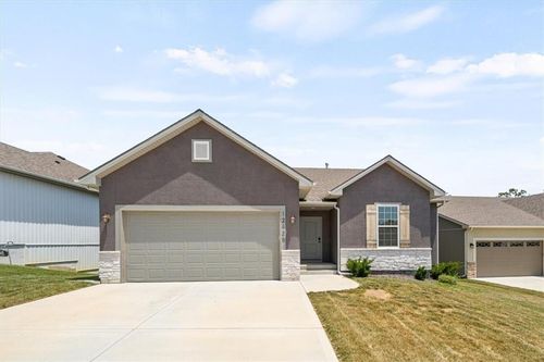 12426 Meadow Ln, Kansas City, KS, 66109-1411 | Card Image
