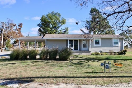 13704 E Anderson Dr, Claremore, OK, 74017-1052 | Card Image