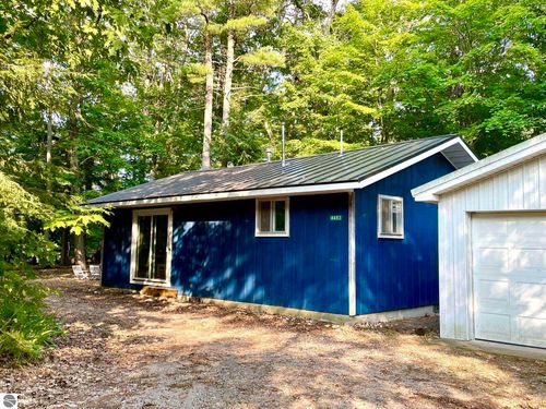 4483 Hickory Avenue, Honor, MI, 49640 | Card Image