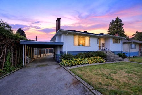 12614 102 Avenue, Surrey, BC, V3V3E4 | Card Image