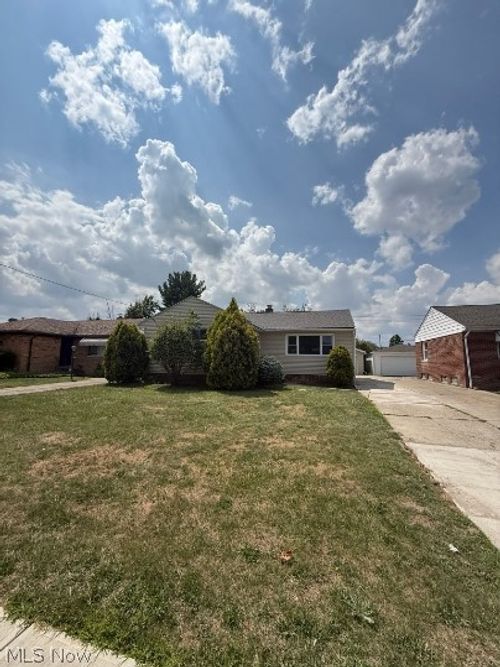 4188 E 187th Street, Cleveland, OH, 44122 | Card Image