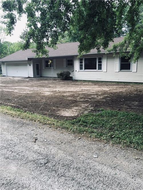 107 13th St, Pleasanton, KS, 66075-4030 | Card Image