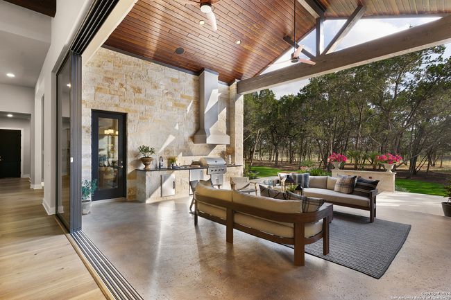8170 Blue Oak, House other with 4 bedrooms, 5 bathrooms and null parking in Garden Ridge TX | Image 113