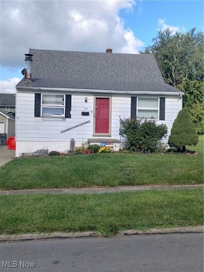 110 Manchester Avenue, House other with 3 bedrooms, 1 bathrooms and null parking in Youngstown OH | Image 1