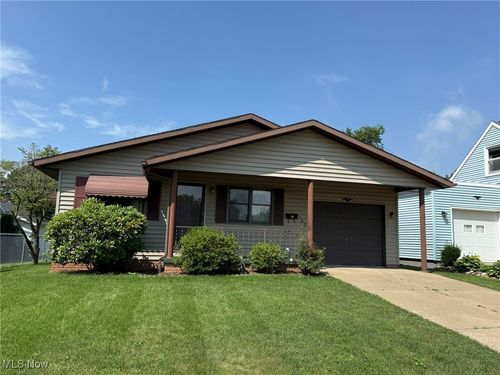 122 N Fairview Avenue, Dover, OH, 44622 | Card Image