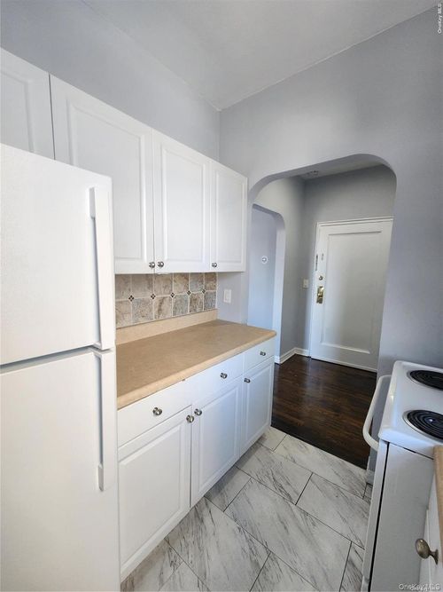 apt-1-36 Hillside Ave, Williston Park, NY, 11596-2320 | Card Image