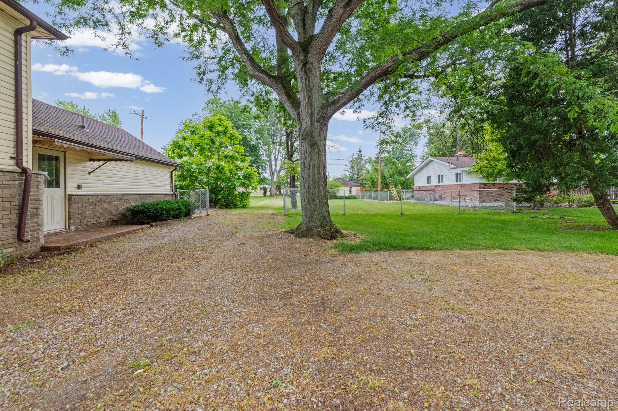 Residential in Grosse Ile Township 4