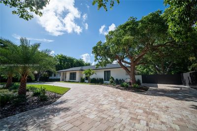 7504 Sw 179th Ter, House other with 4 bedrooms, 3 bathrooms and null parking in Palmetto Bay FL | Image 3