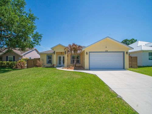 1330 38th Avenue, Vero Beach, FL, 32960 | Card Image