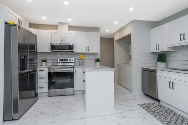 201 - 27411 28 Ave, Townhouse with 2 bedrooms, 1 bathrooms and 1 parking in Aldergrove BC | Image 5
