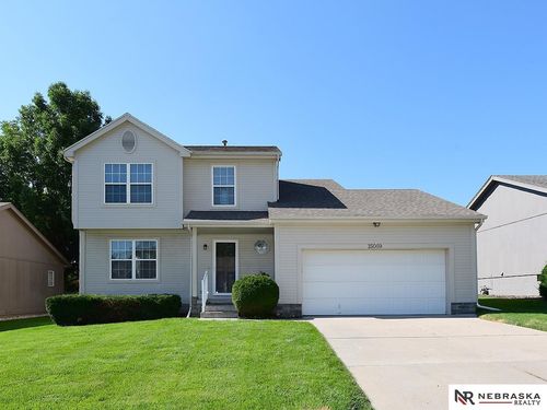 15069 Bedford Ave, Omaha, NE, 68116-2495 | Card Image