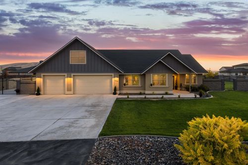 74204 E Reata Rd, Kennewick, WA, 99338 | Card Image