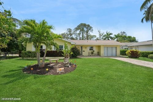 2228 Poinciana Dr, NAPLES, FL, 34105-2749 | Card Image