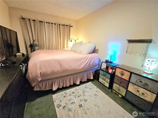 Master Bedroom | Image 23