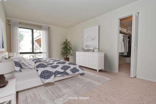 apt-307-320 N Civic Dr, Walnut Creek, CA, 94596-3645 | Card Image