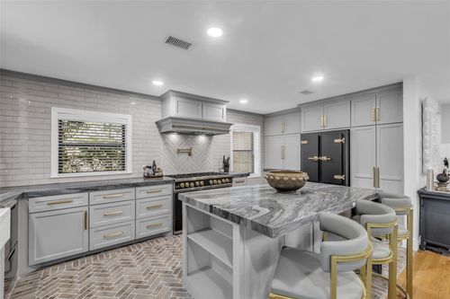 801 N 3rd St, Bellaire, TX, 77401-2803 | Card Image