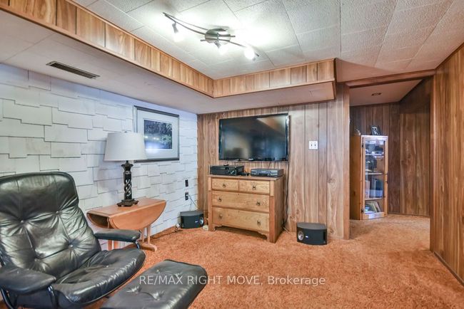 35 Fittons Rd E, House other with 3 bedrooms, 2 bathrooms and 4 parking in Orillia ON | Image 29