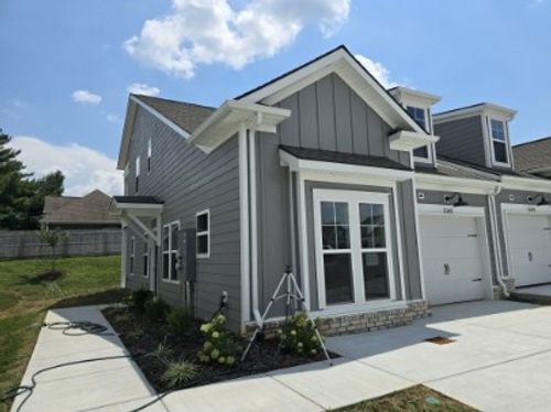 5142 Pace Park Cir, Columbia, TN, 38401-5052 | Card Image