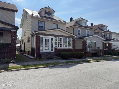 2627 Oak Ave, Altoona, PA, 16601-1819 | Card Image